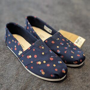 NWT Toms Navy Dotted Slip-Ons, Size 7.5